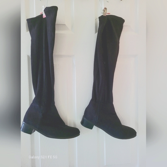Black knee high boots - Picture 1 of 3